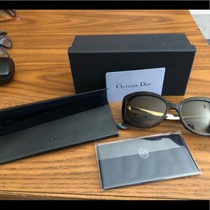 ☀️🕶Christian Dior Sunnies! 🕶☀️